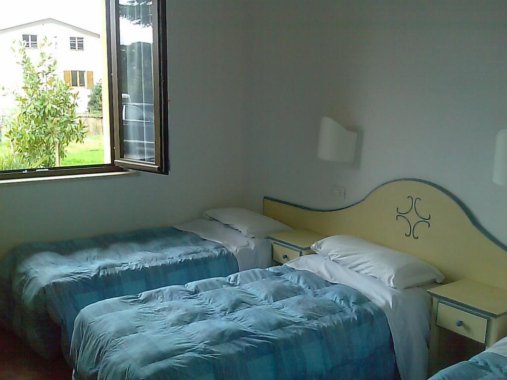 Ostello Victor Center Assise Chambre photo
