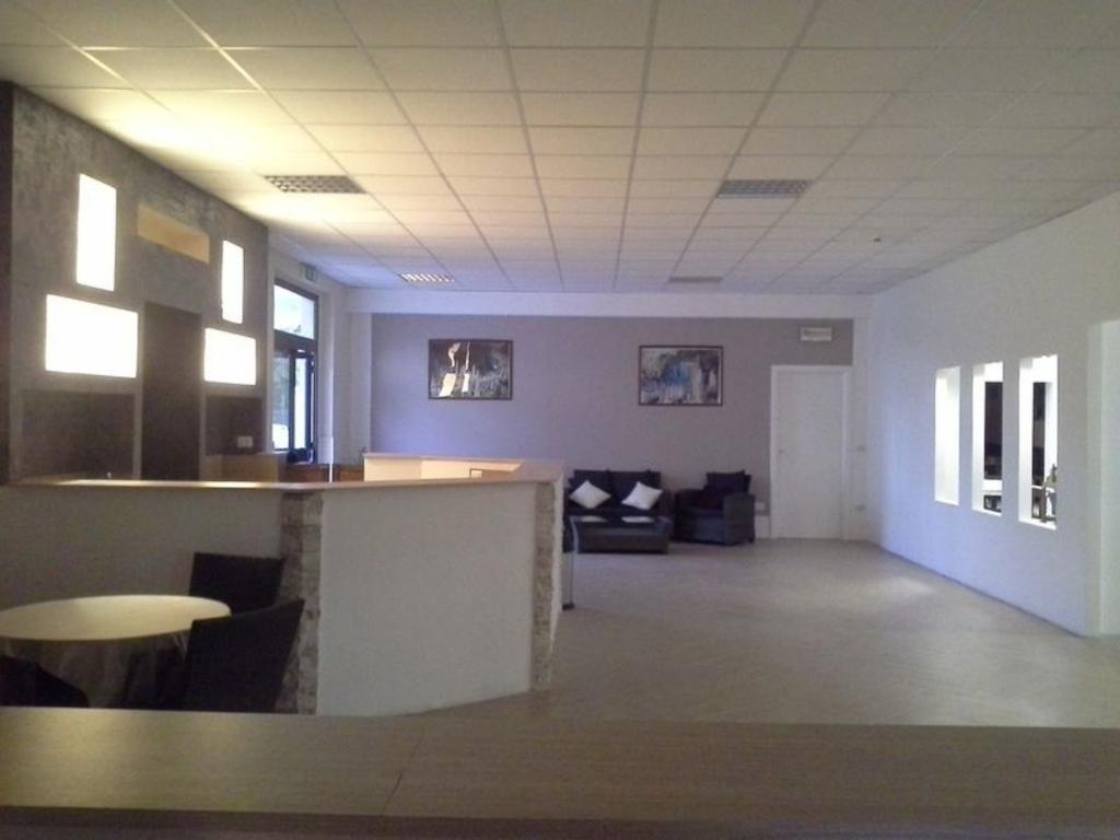Ostello Victor Center Assise Extérieur photo
