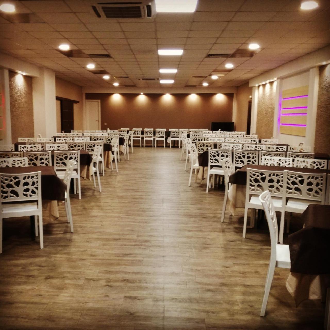 Ostello Victor Center Assise Extérieur photo